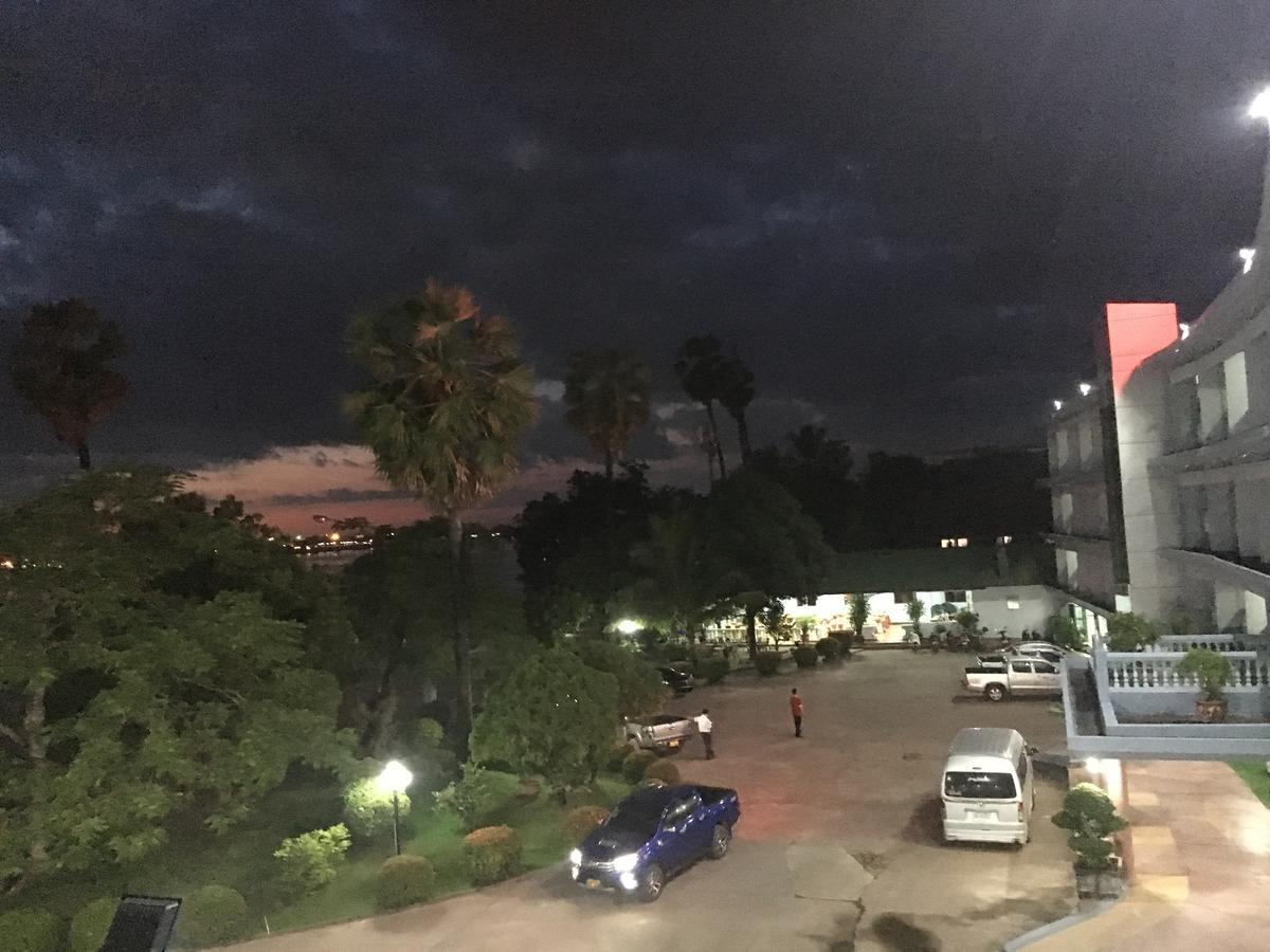 Mekong Hotel Thakhek Extérieur photo