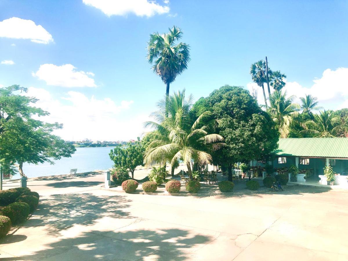 Mekong Hotel Thakhek Extérieur photo